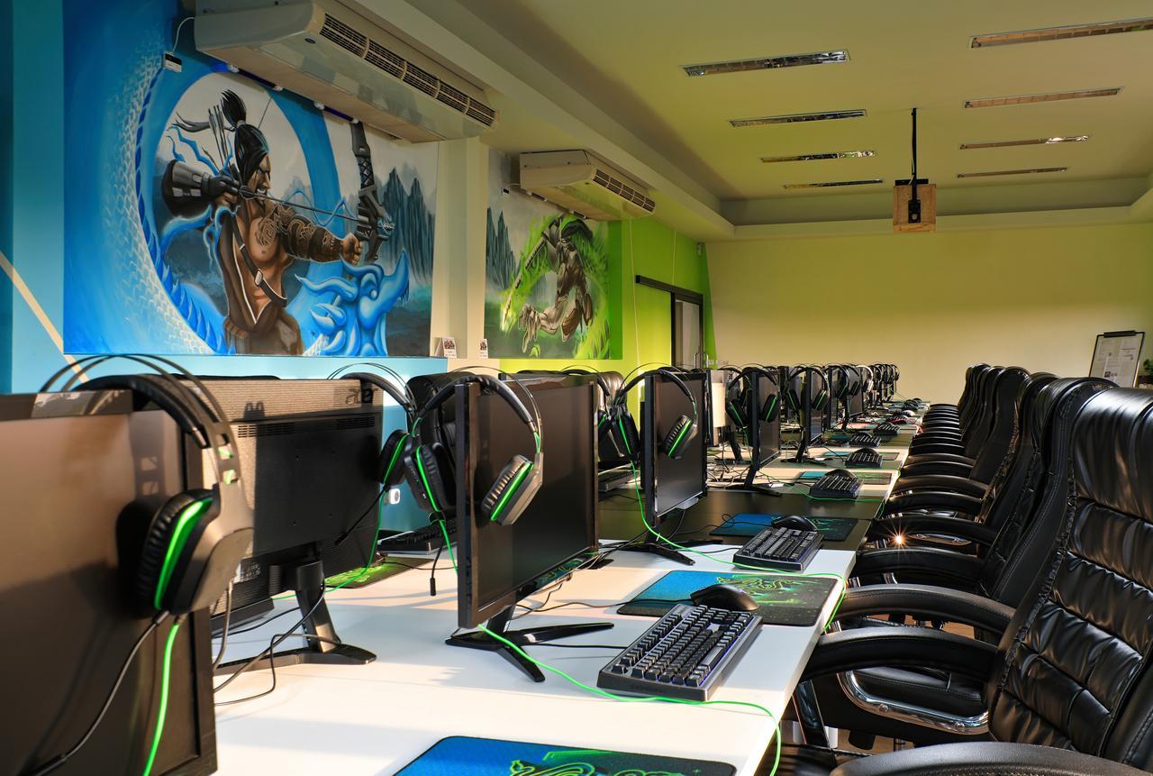Gamers Paradise Hotel Чалонг Екстер'єр фото